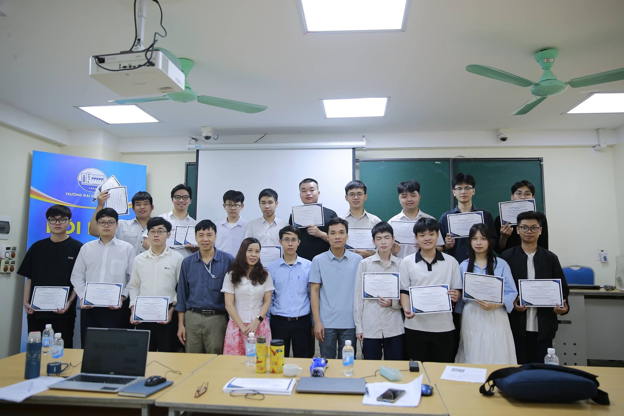 THÔNG BÁO: TỔ CHỨC HỘI NGHỊ KHOA HỌC SINH VIÊN KHOA CNTT LẦN THỨ 40 (NĂM HỌC 2026 - 2027)