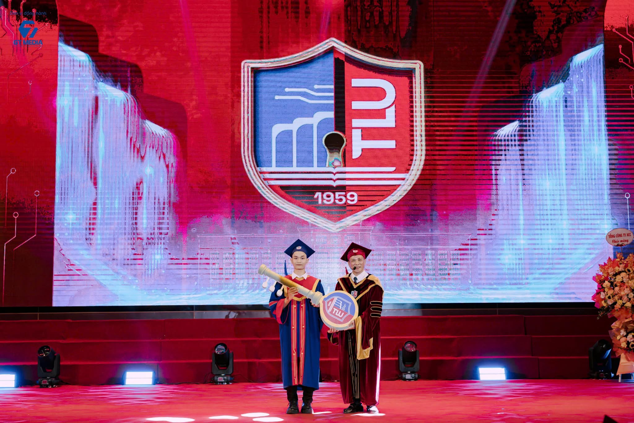 HÀNH TRÌNH ĐẦY CẢM HỨNG CỦA THỦ KHOA ĐẦU  ĐẠI HỌC THỦY LỢI 