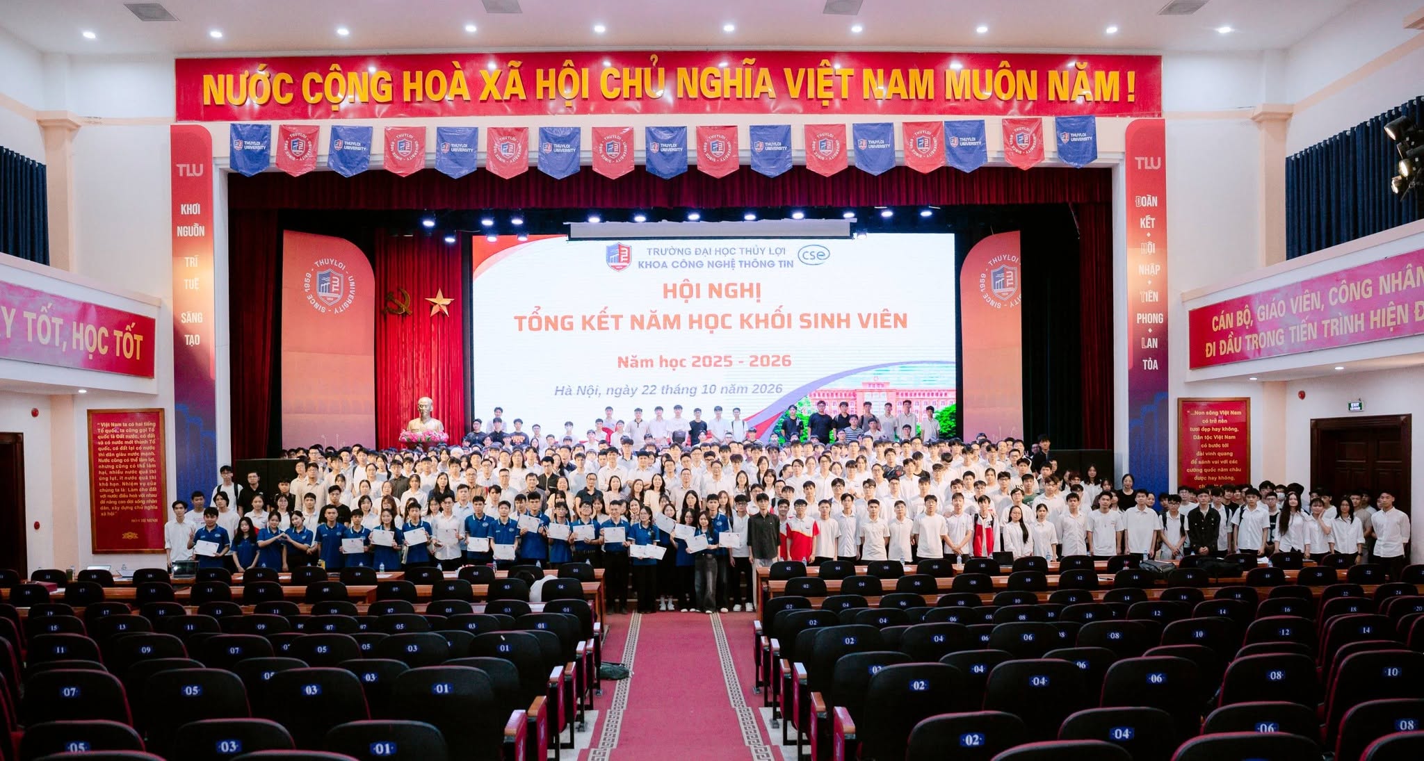 KHOA CÔNG NGHỆ THÔNG TIN TỔ CHỨC THÀNH CÔNG HỘI NGHỊ TỔNG KẾT NĂM HỌC KHỐI SINH VIÊN 2025 – 2026